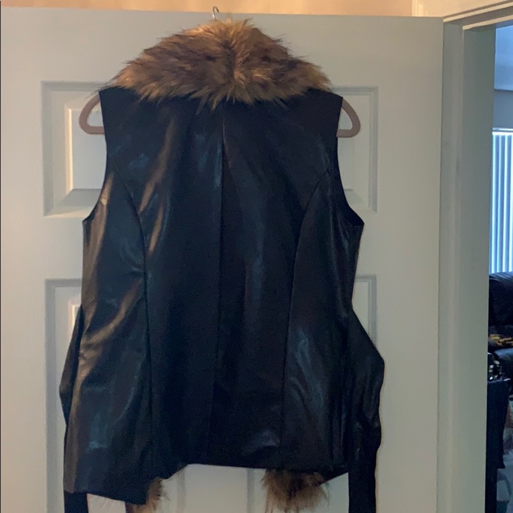 Lanshifei fur and faux leather vest - Picture 4 of 12